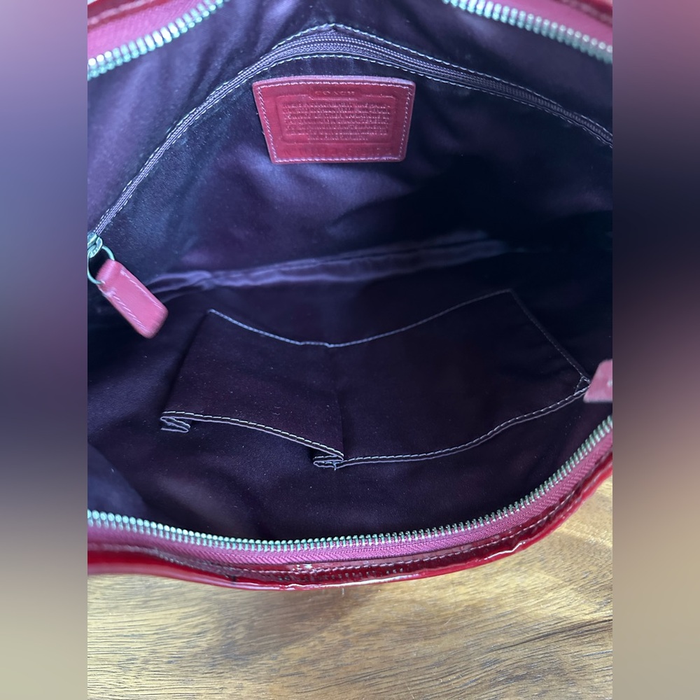 Rare Coach Patent Leather Hobo Shoulder Handbag in Bordeaux - Picture 6 of 7
